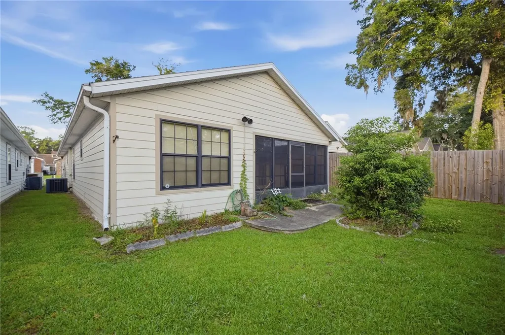 3925 NE 22nd Street Ocala FL 34470