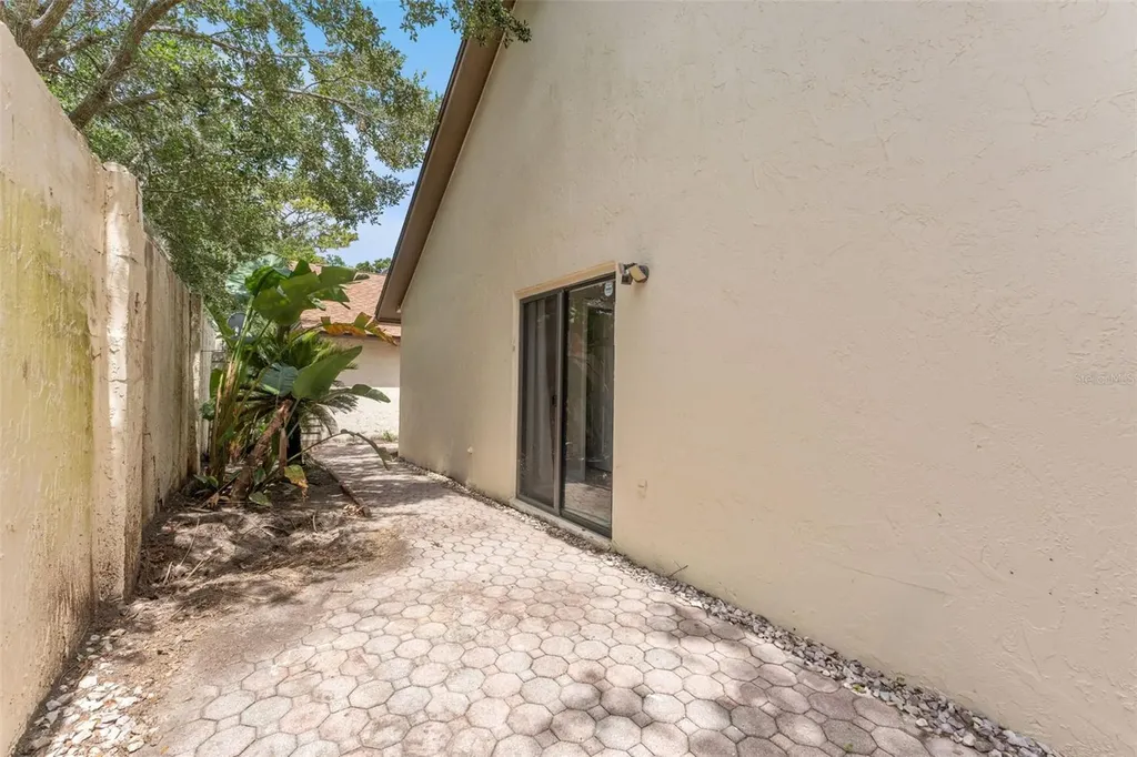 13721 Lazy Oak Drive Tampa FL 33613