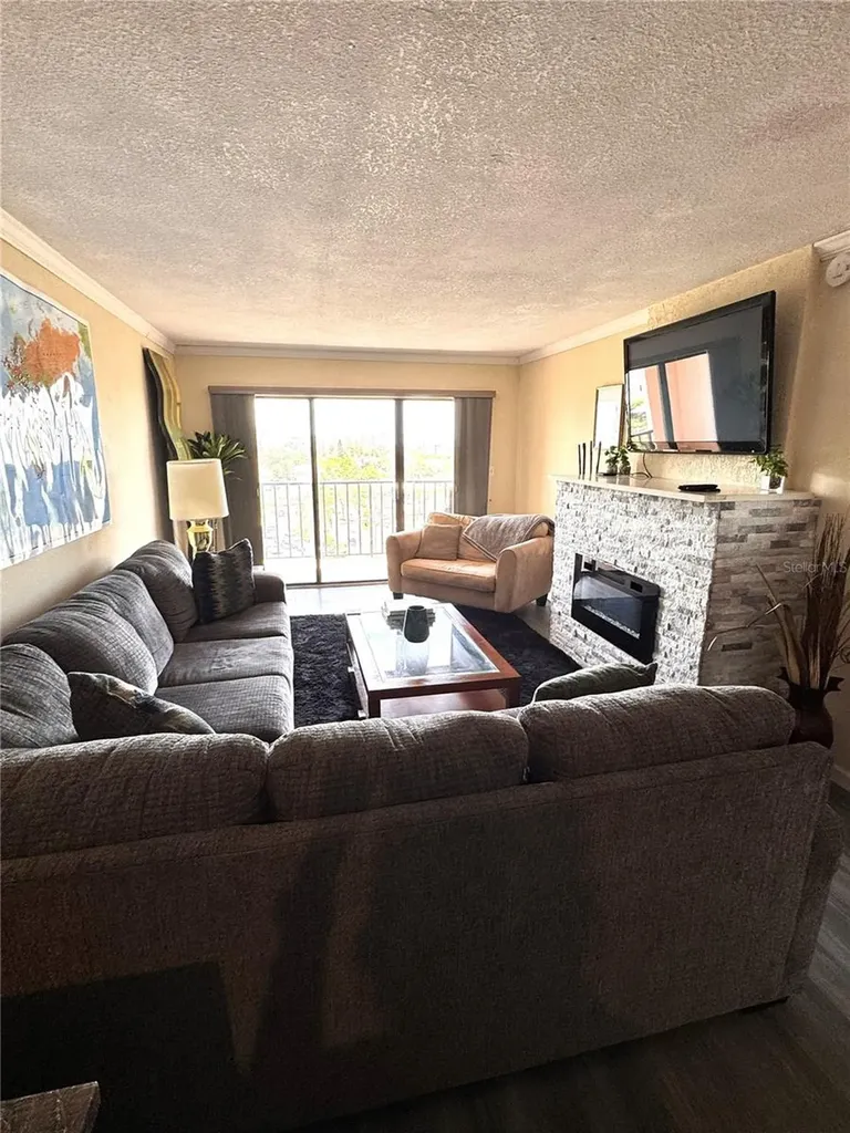51 Island Way Clearwater Beach FL 33767