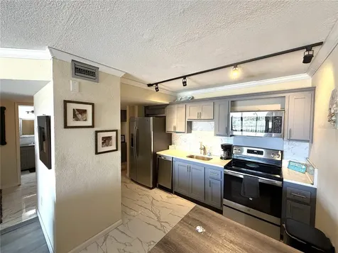 51 Island Way Clearwater Beach FL 33767