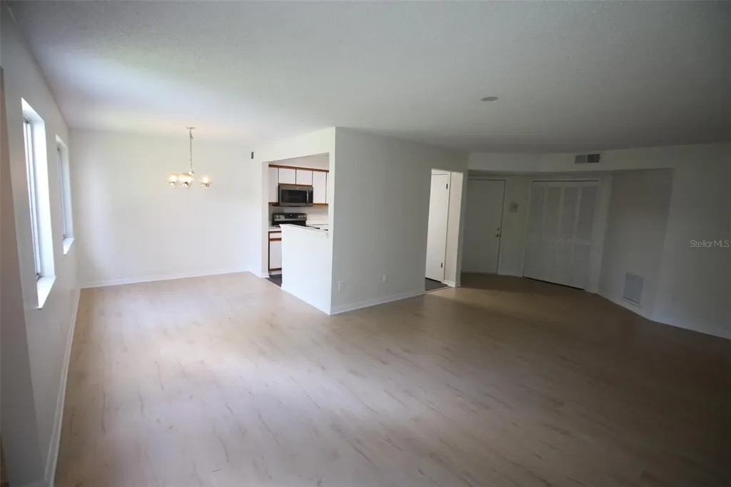 5301 White Cliff Lane Orlando FL 32812