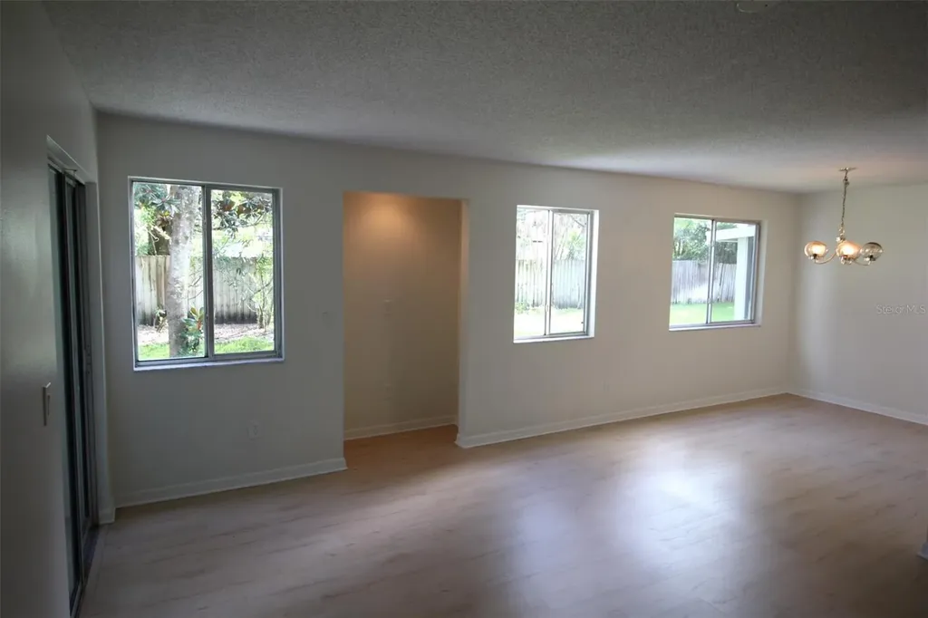5301 White Cliff Lane Orlando FL 32812