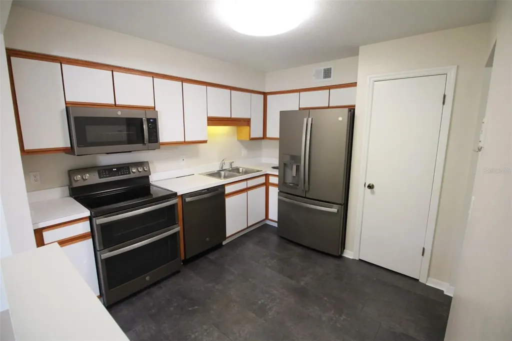 5301 White Cliff Lane Orlando FL 32812