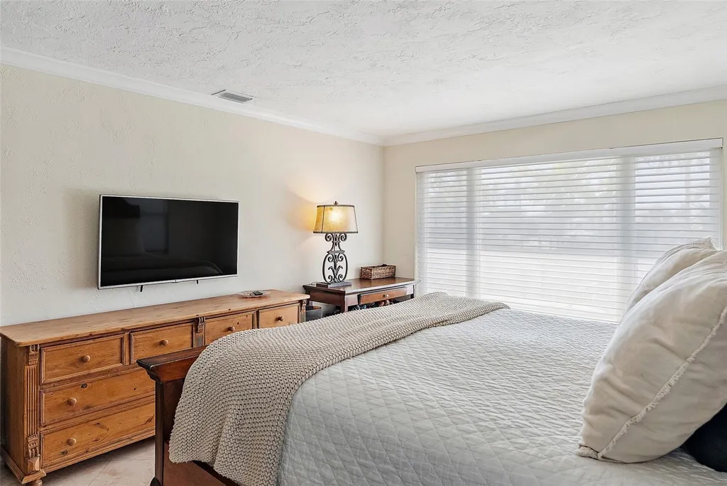 1985 Carolina Avenue NE St Petersburg FL 33703
