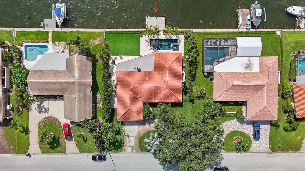 1985 Carolina Avenue NE St Petersburg FL 33703