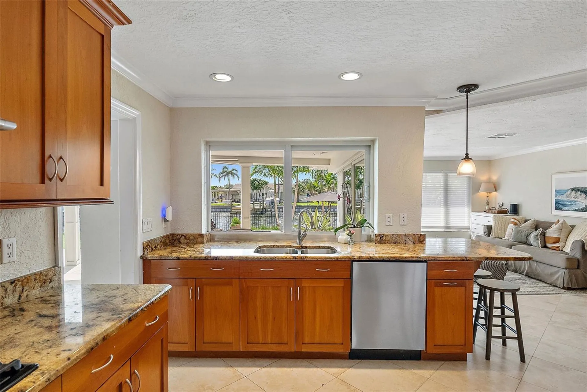 1985 Carolina Avenue NE St Petersburg FL 33703