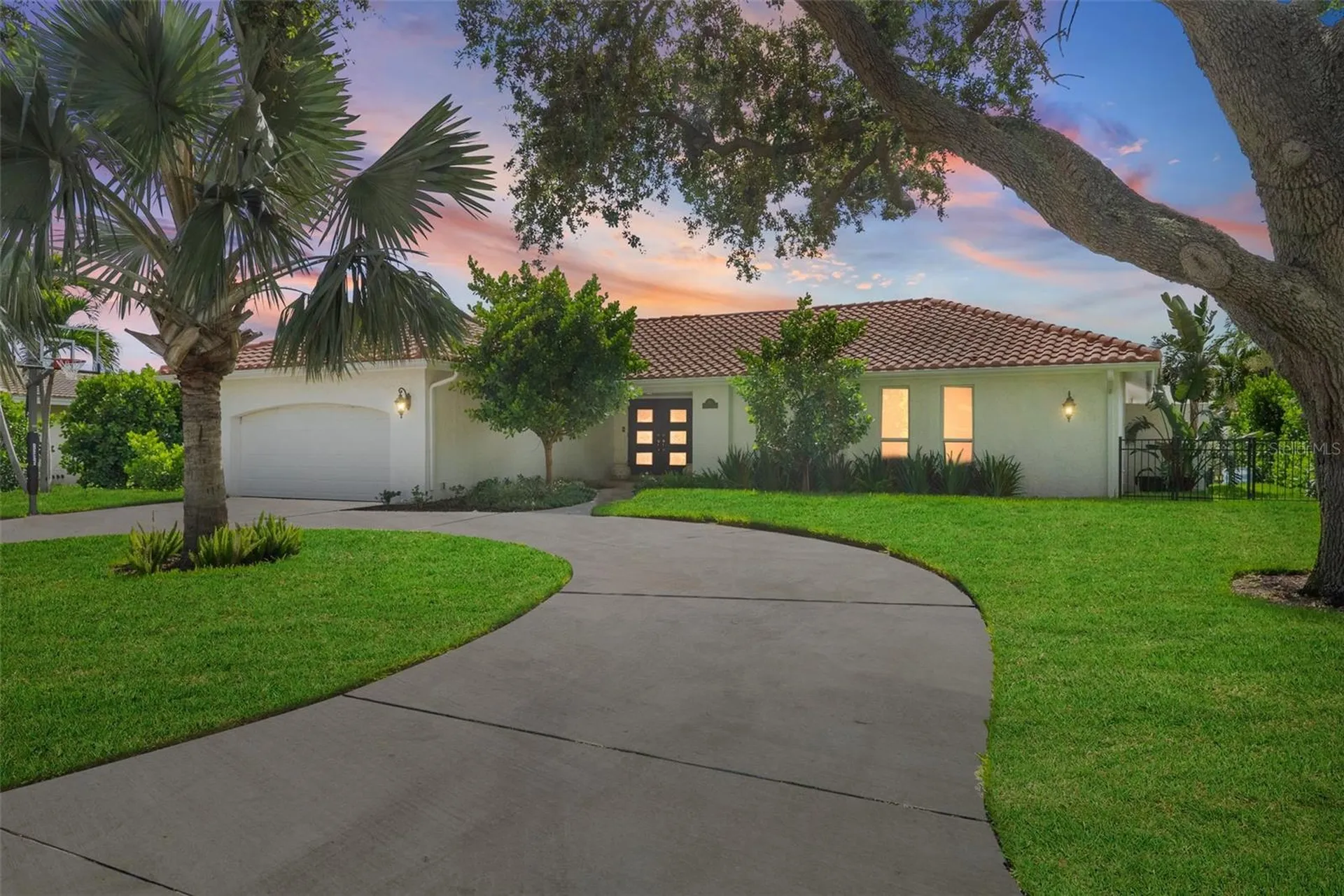 1985 Carolina Avenue NE St Petersburg FL 33703