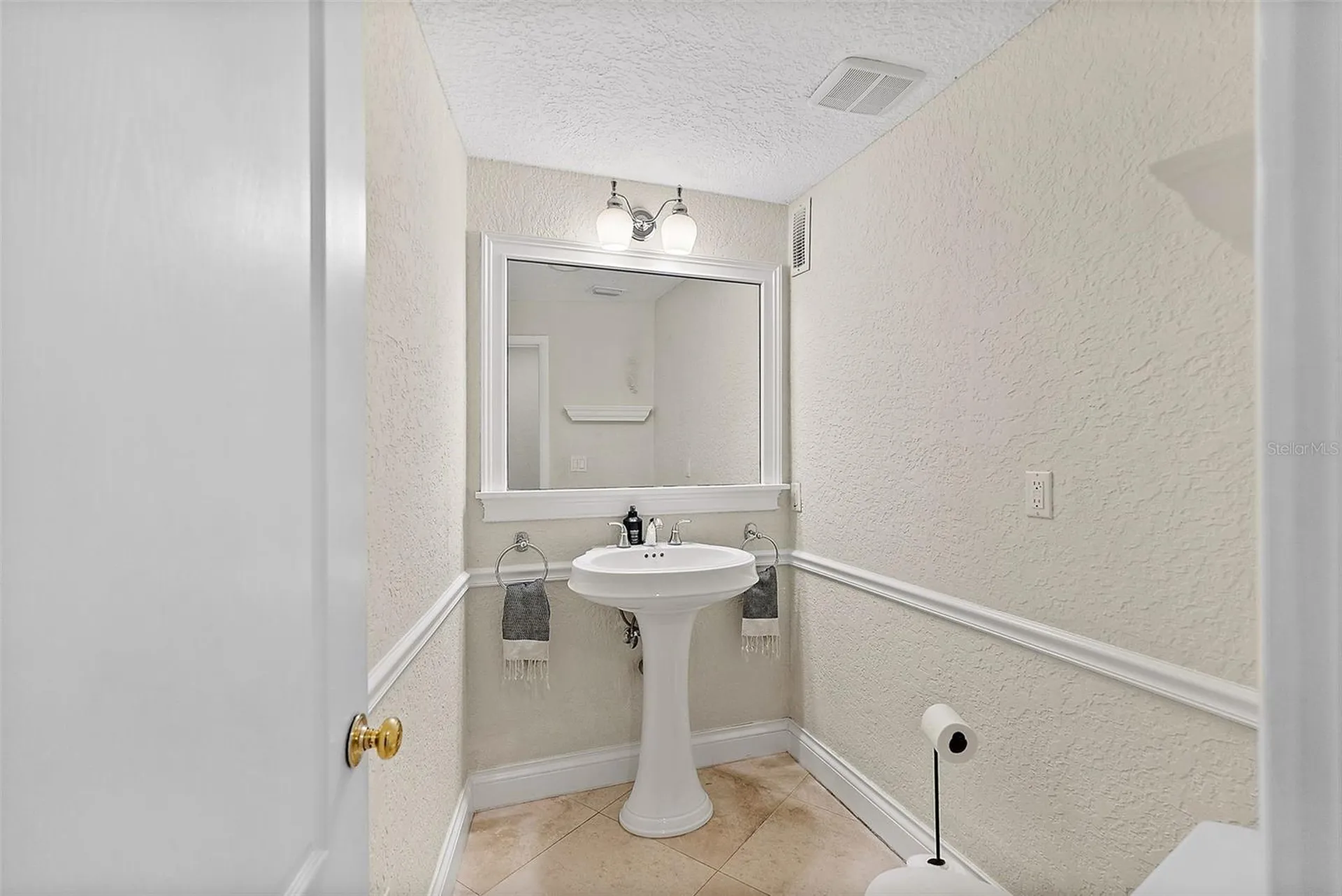 1985 Carolina Avenue NE St Petersburg FL 33703