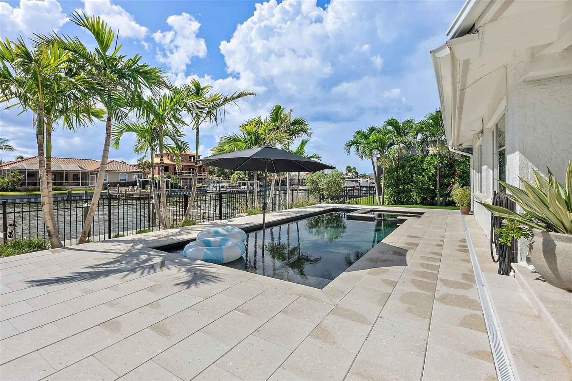1985 Carolina Avenue NE St Petersburg FL 33703