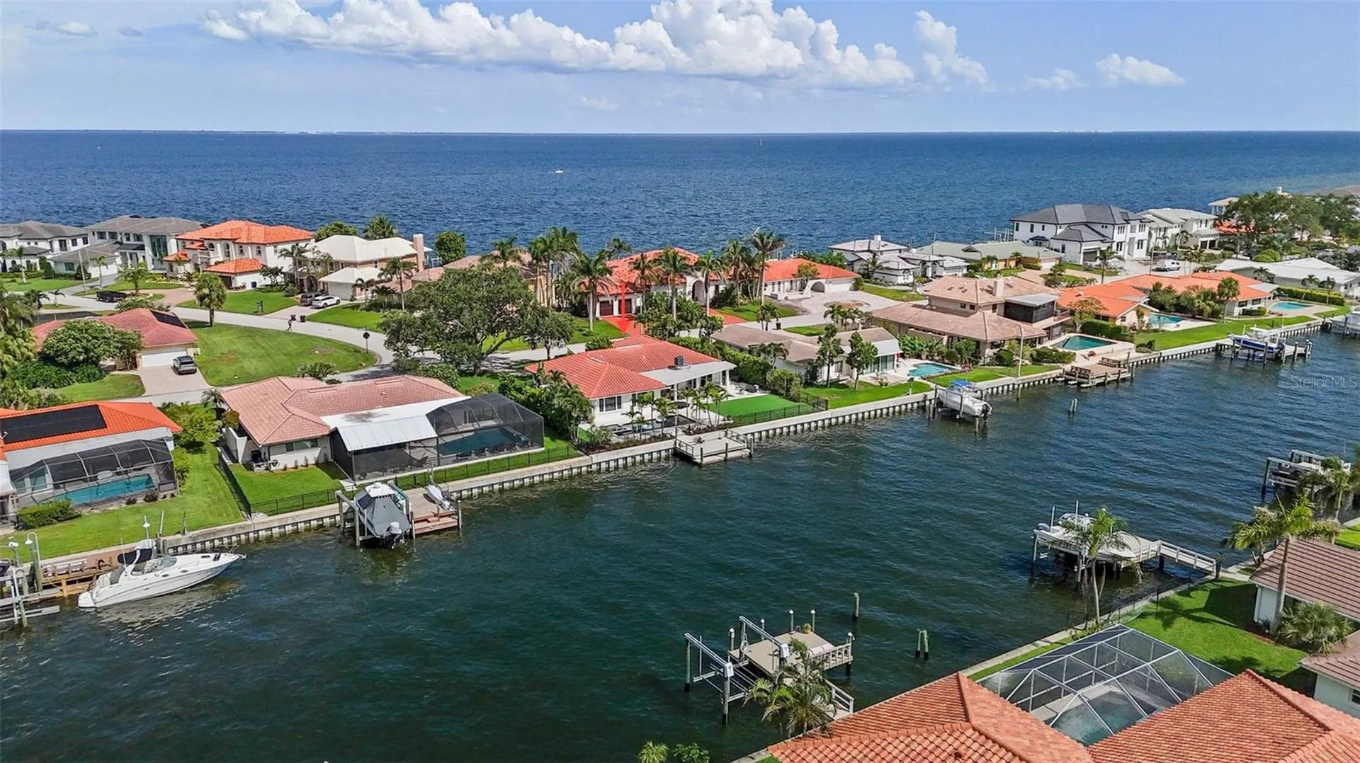 1985 Carolina Avenue NE St Petersburg FL 33703