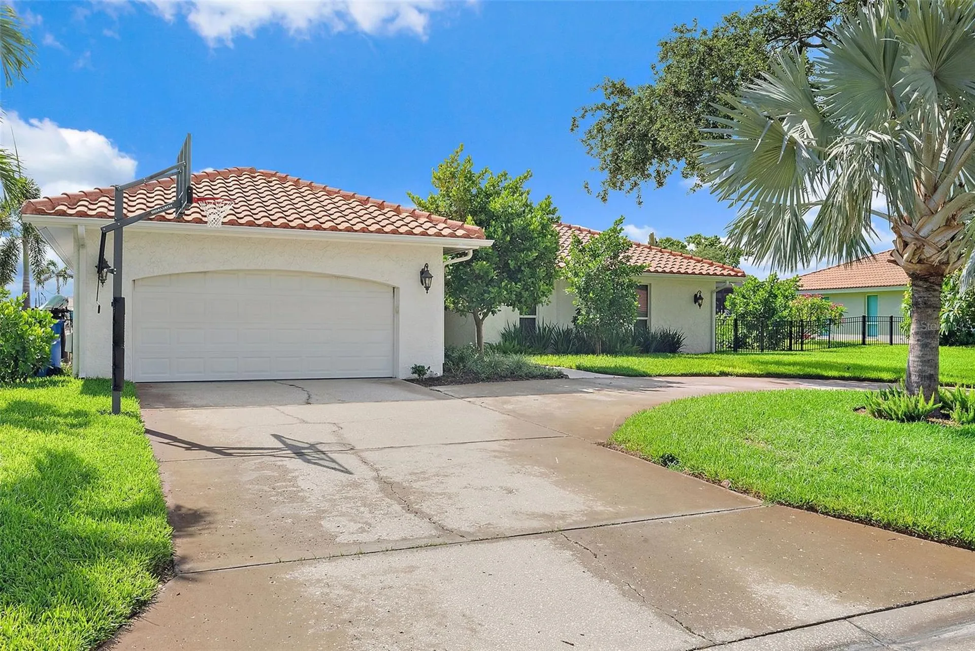 1985 Carolina Avenue NE St Petersburg FL 33703