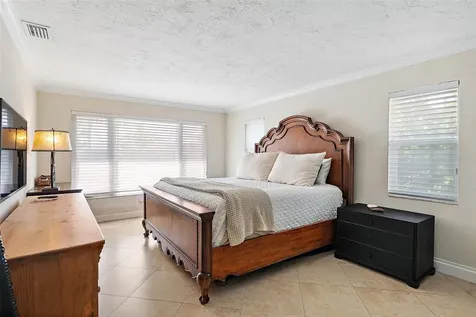 1985 Carolina Avenue NE St Petersburg FL 33703
