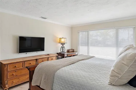 1985 Carolina Avenue NE St Petersburg FL 33703