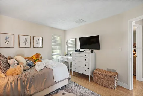 1985 Carolina Avenue NE St Petersburg FL 33703