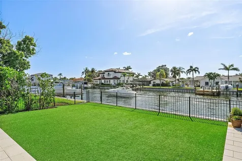 1985 Carolina Avenue NE St Petersburg FL 33703