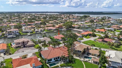 1985 Carolina Avenue NE St Petersburg FL 33703