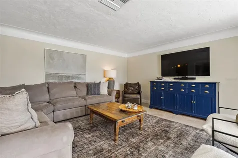1985 Carolina Avenue NE St Petersburg FL 33703