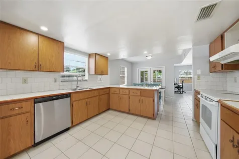 5315 9th Avenue Drive W Bradenton FL 34209