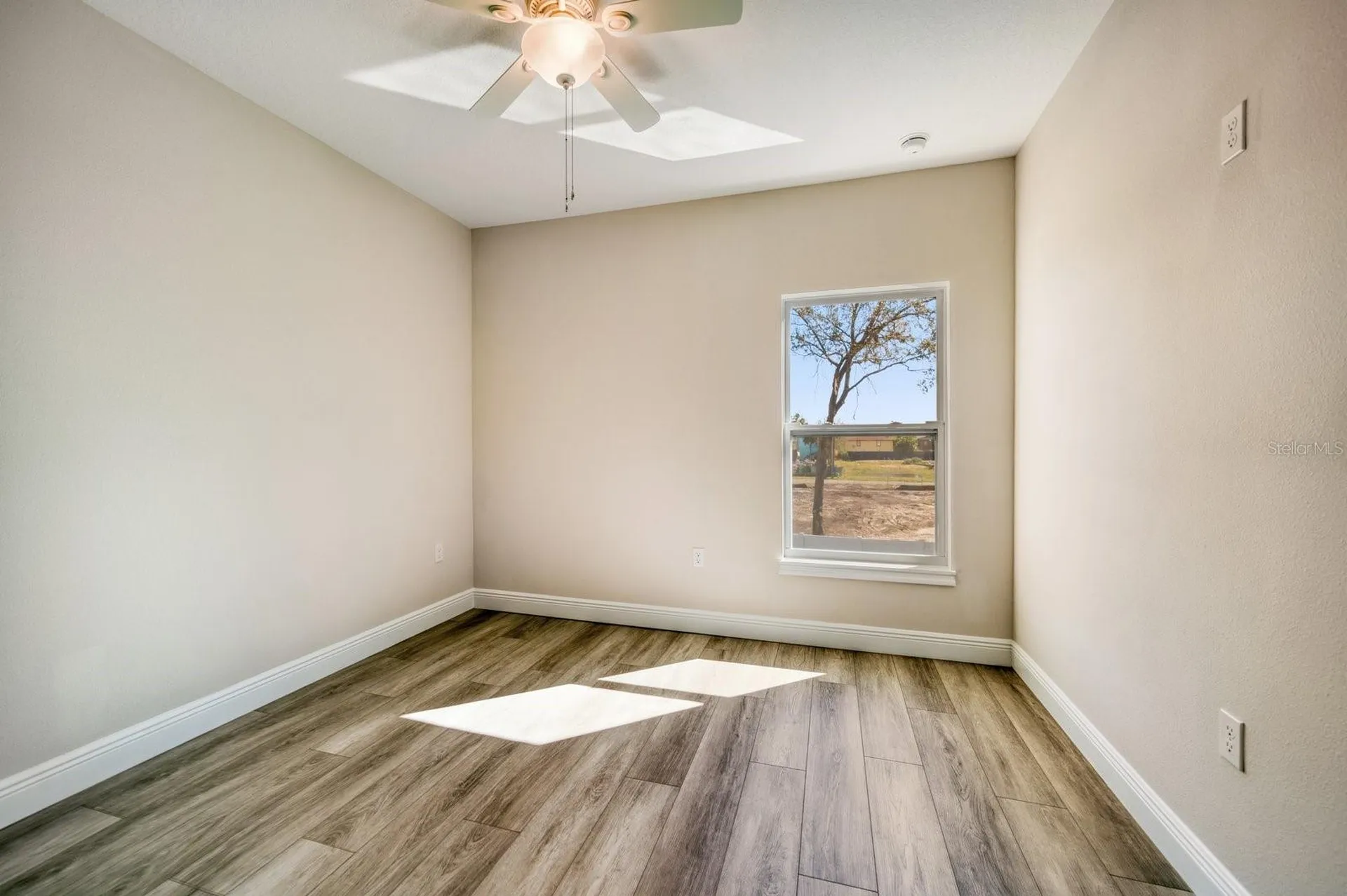 8411 Daves Homes Place Tampa FL 33614