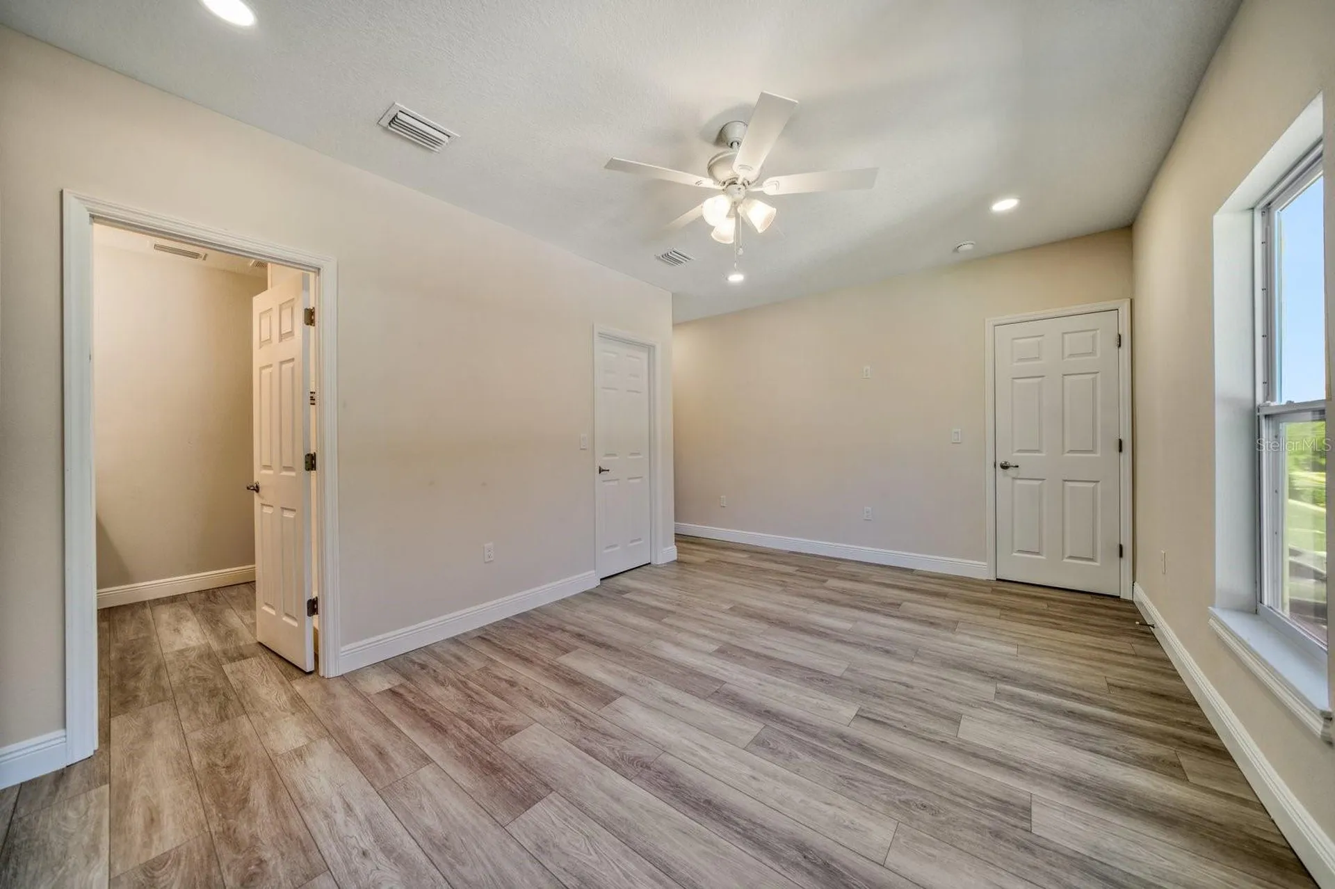8411 Daves Homes Place Tampa FL 33614