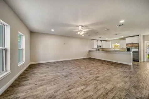 8411 Daves Homes Place Tampa FL 33614