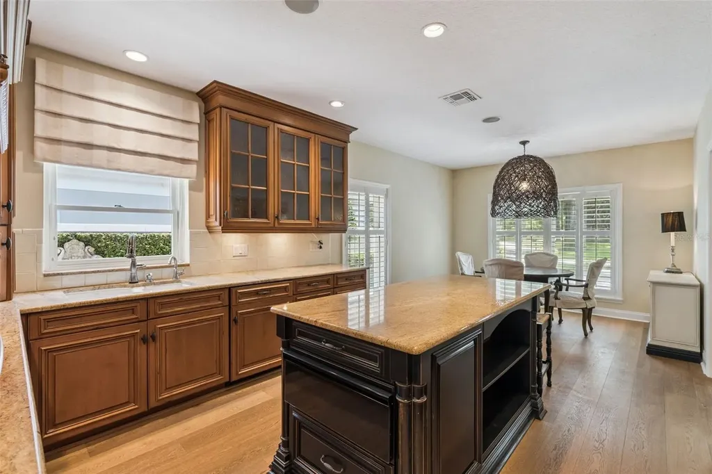 6028 Lexington Park Orlando FL 32819