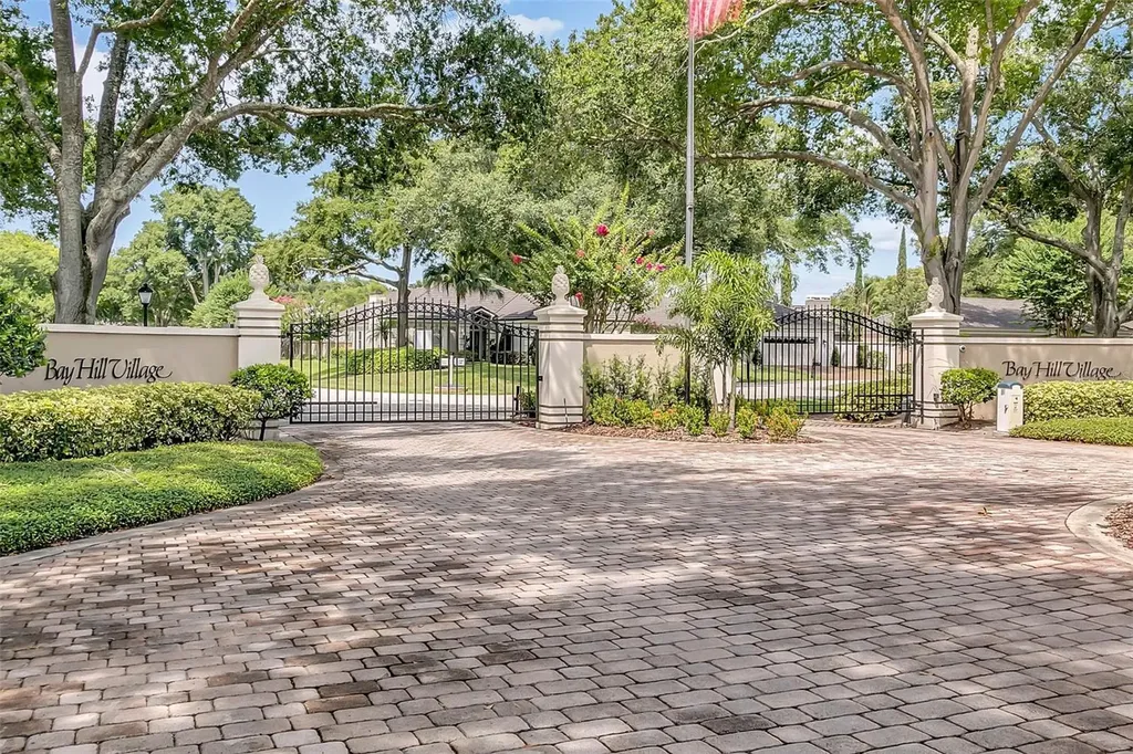 6028 Lexington Park Orlando FL 32819