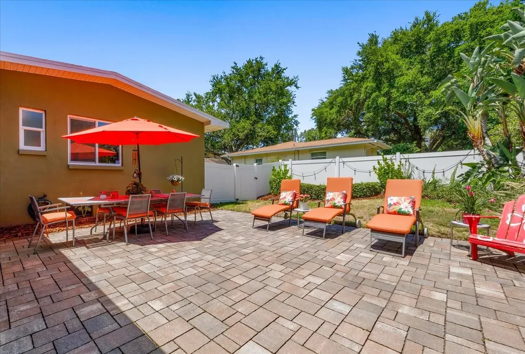 308 Barbara Circle Belleair FL 33756