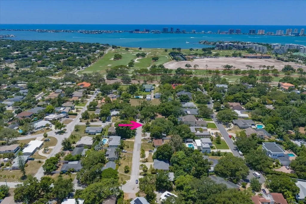 308 Barbara Circle Belleair FL 33756