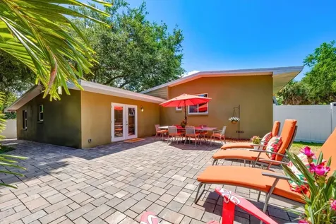 308 Barbara Circle Belleair FL 33756