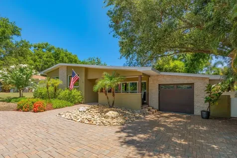 308 Barbara Circle Belleair FL 33756