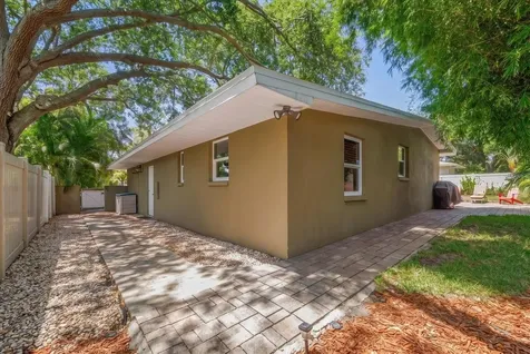 308 Barbara Circle Belleair FL 33756