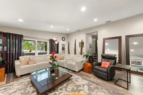 308 Barbara Circle Belleair FL 33756