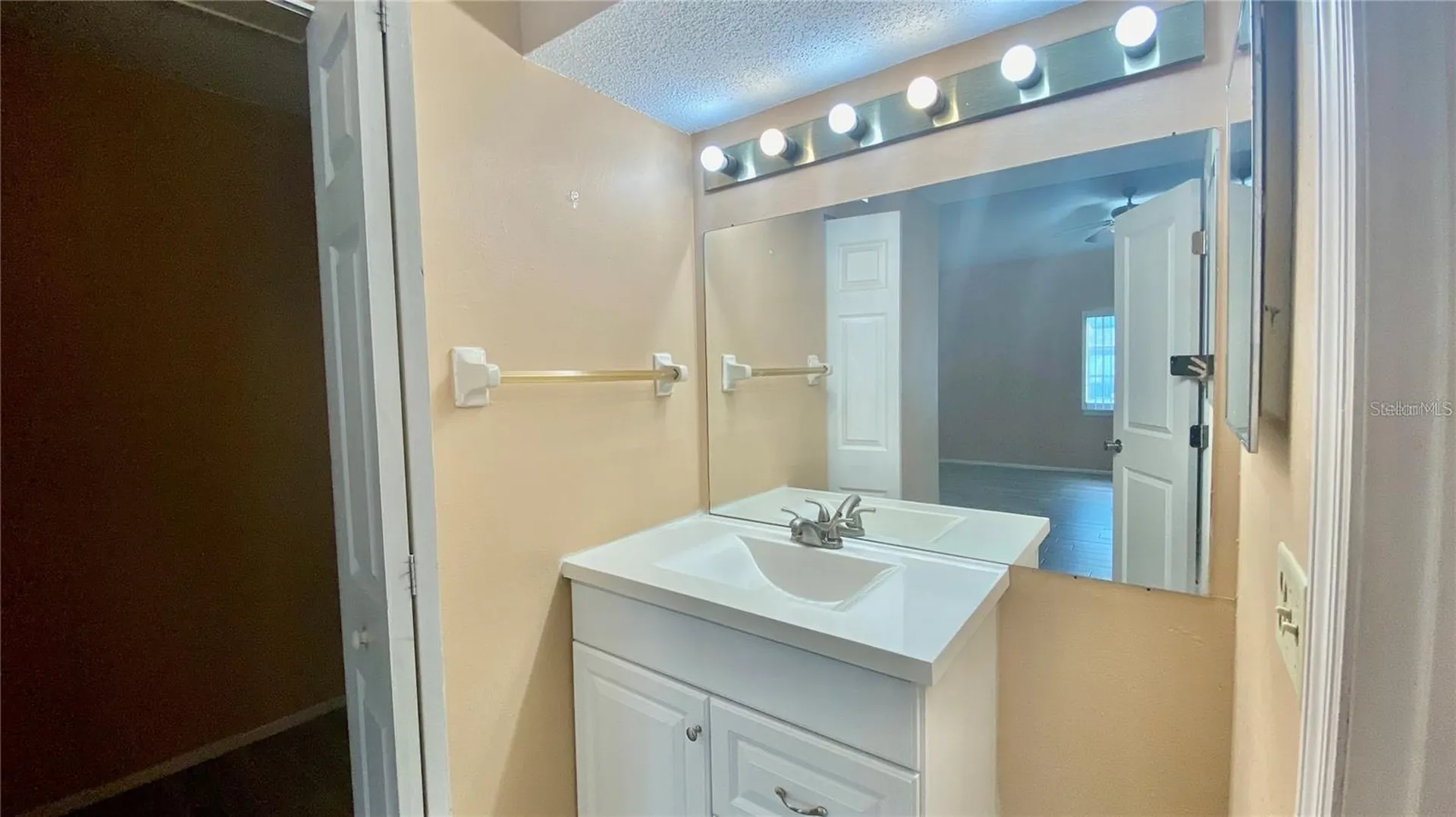 2528 Citrus Club Lane Orlando FL 32839