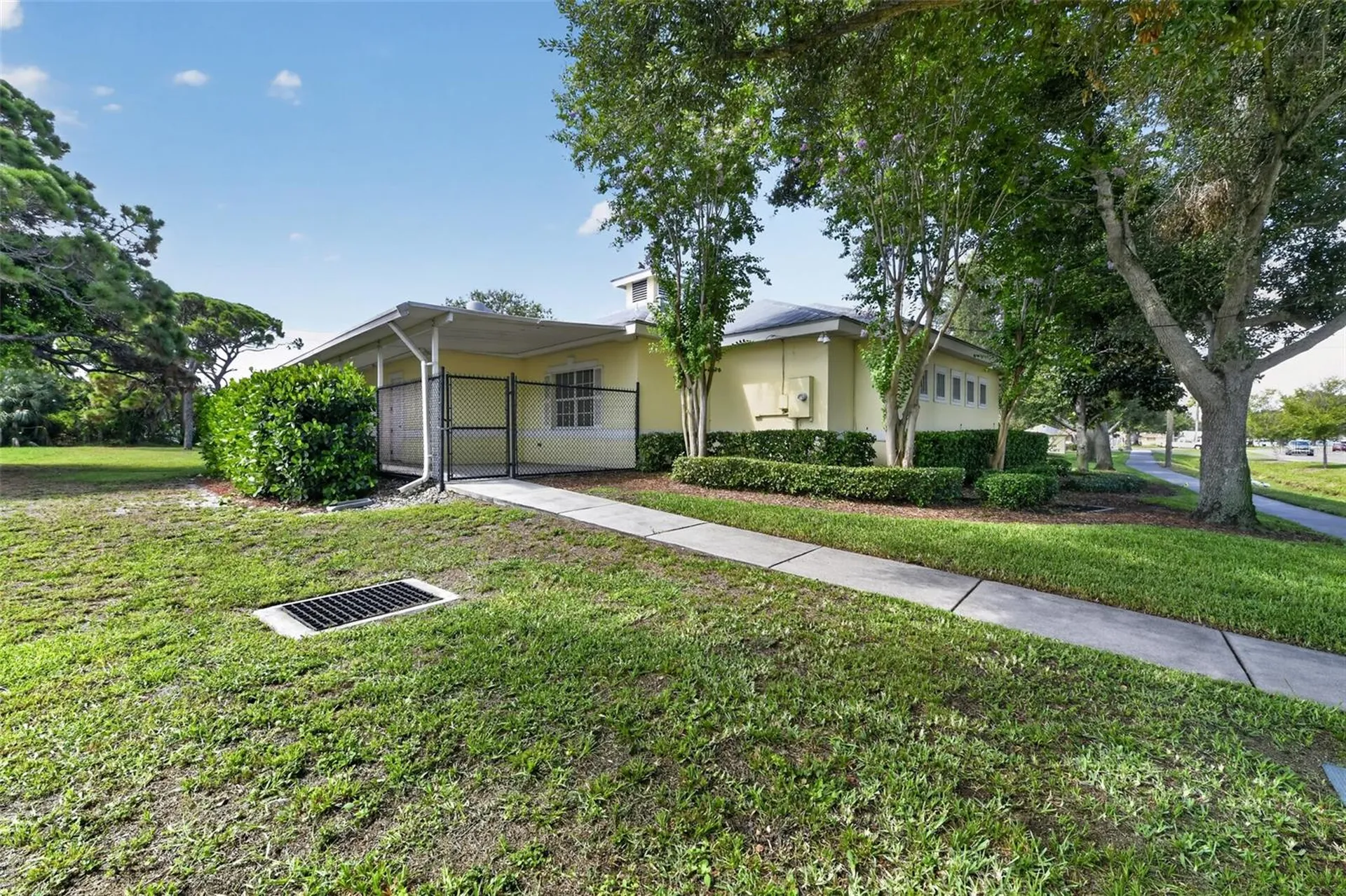 2555 Pinellas Point Drive S St Petersburg FL 33706