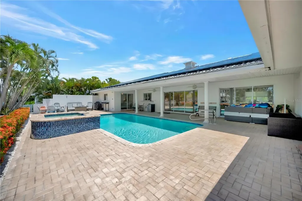 514 Key Royale Drive Bradenton Beach FL 34217
