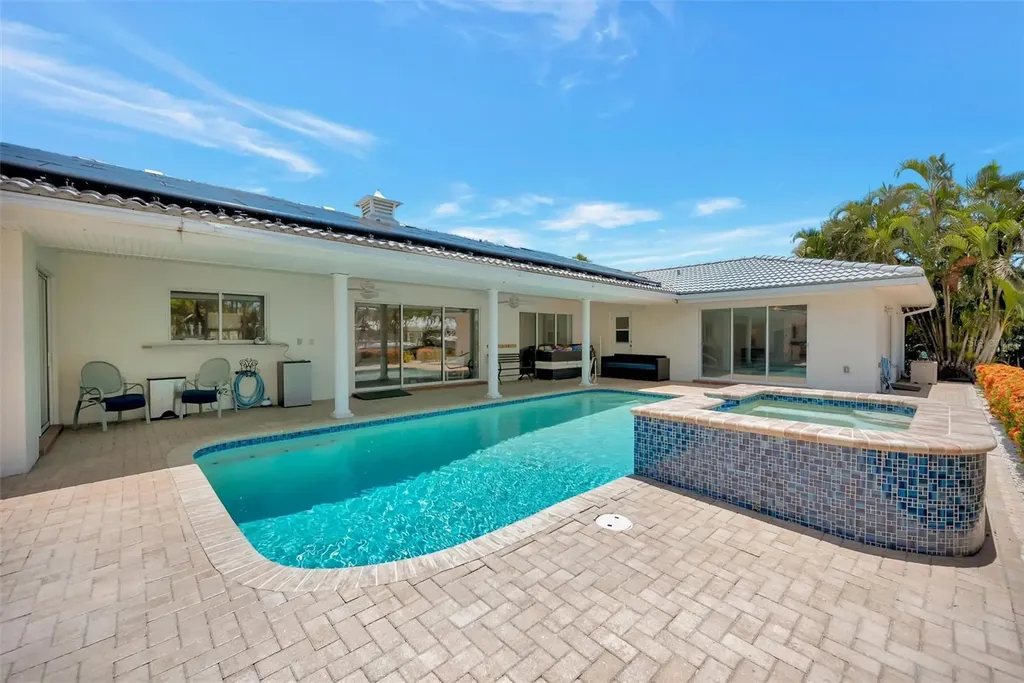 514 Key Royale Drive Bradenton Beach FL 34217