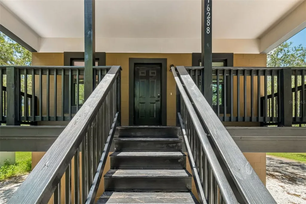 16288 48th St N Clearwater FL 33762