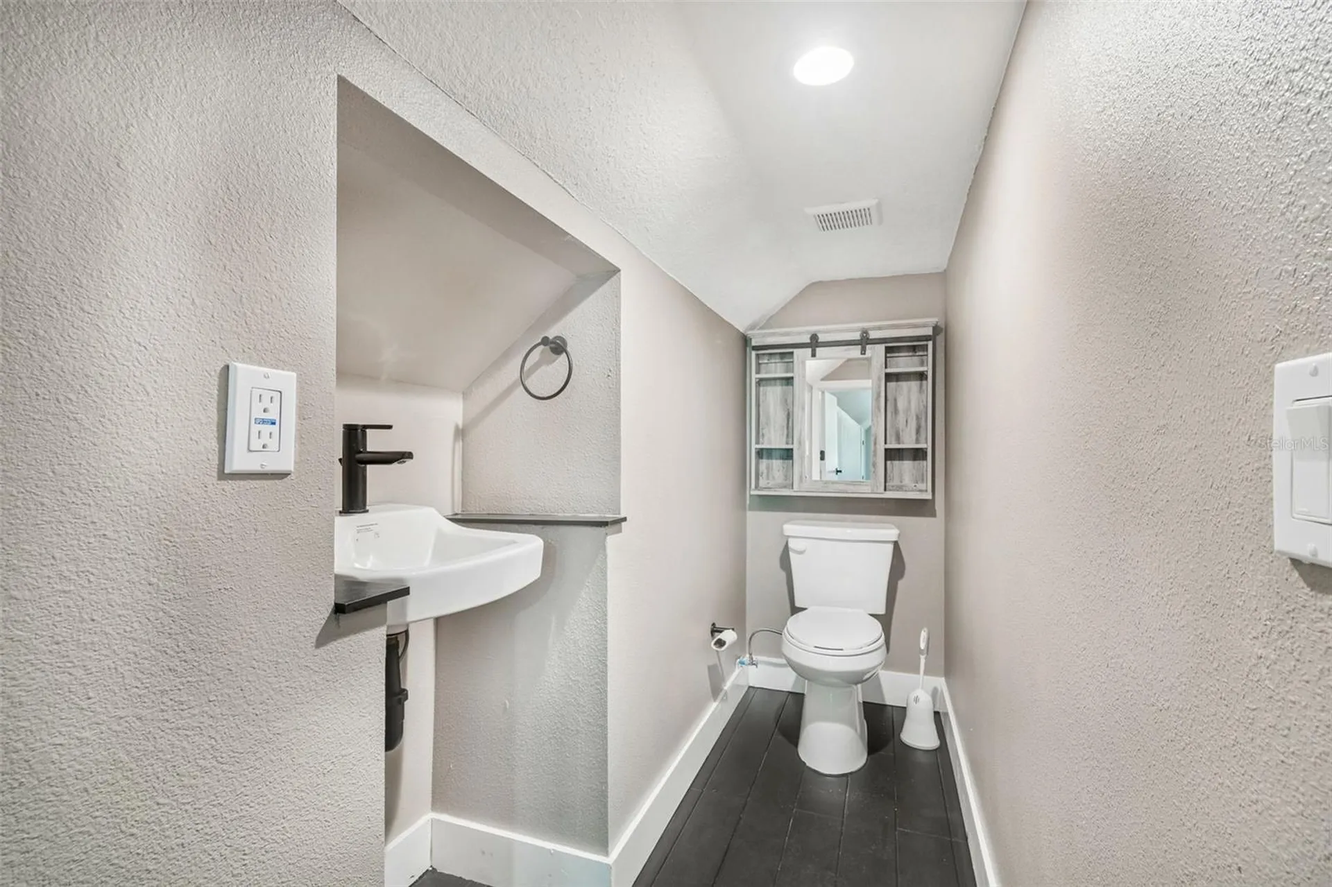 16288 48th St N Clearwater FL 33762