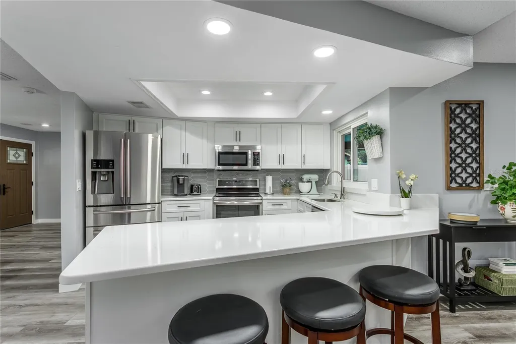 1030 Sylvia Lane Tampa FL 33613