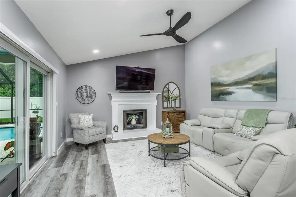 1030 Sylvia Lane Tampa FL 33613
