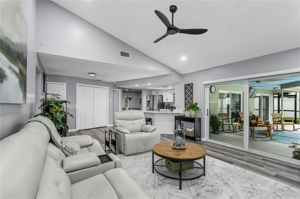 1030 Sylvia Lane Tampa FL 33613