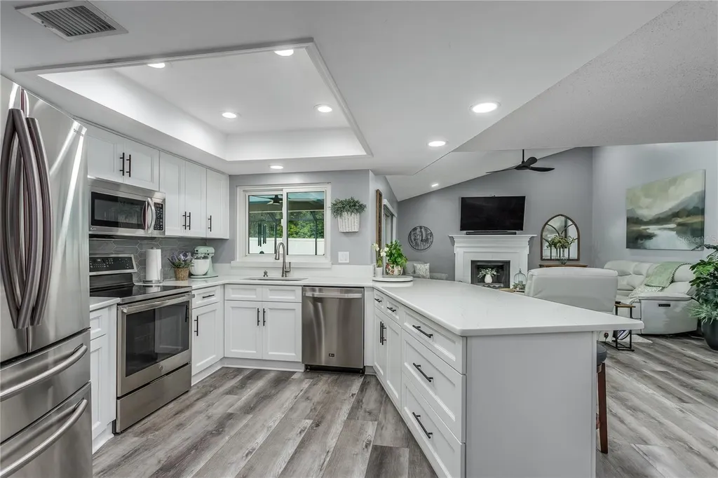1030 Sylvia Lane Tampa FL 33613