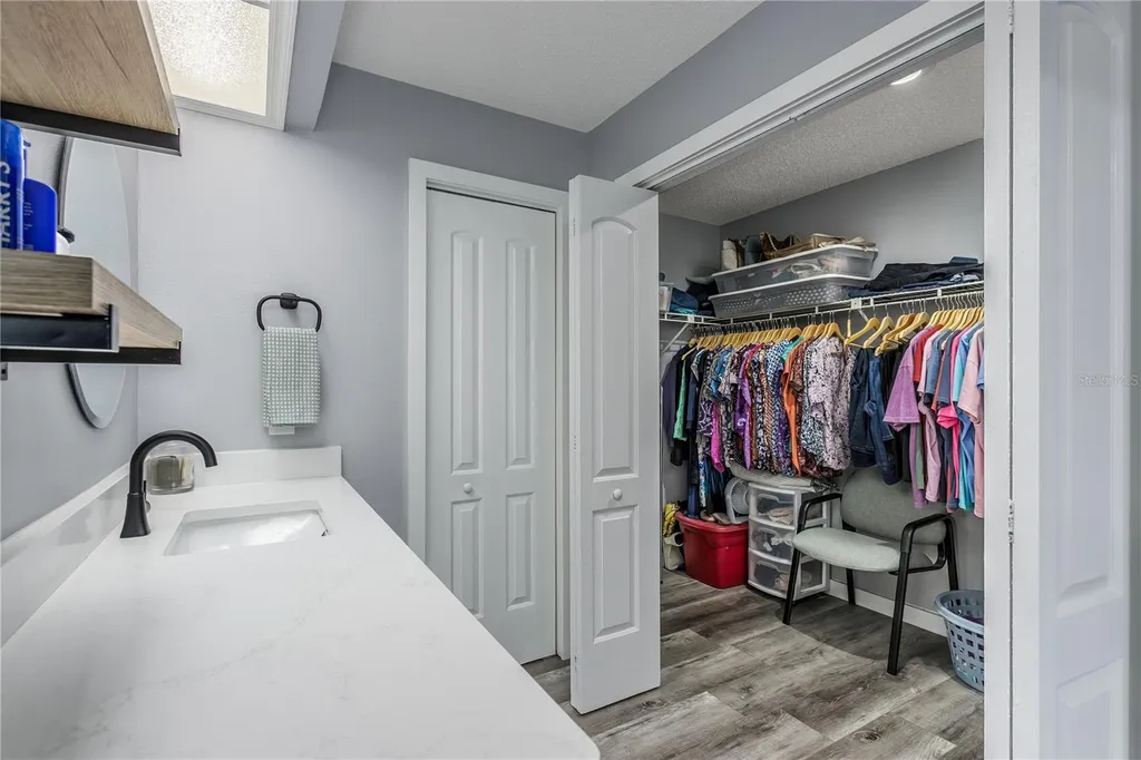 1030 Sylvia Lane Tampa FL 33613
