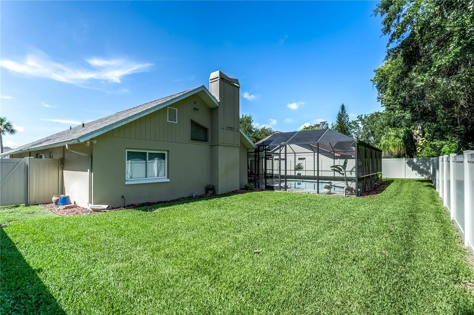 1030 Sylvia Lane Tampa FL 33613