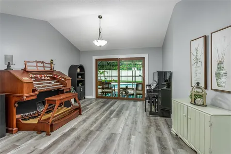 1030 Sylvia Lane Tampa FL 33613