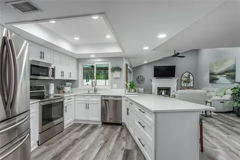 1030 Sylvia Lane Tampa FL 33613