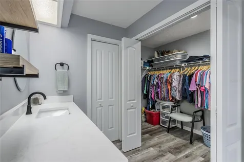 1030 Sylvia Lane Tampa FL 33613