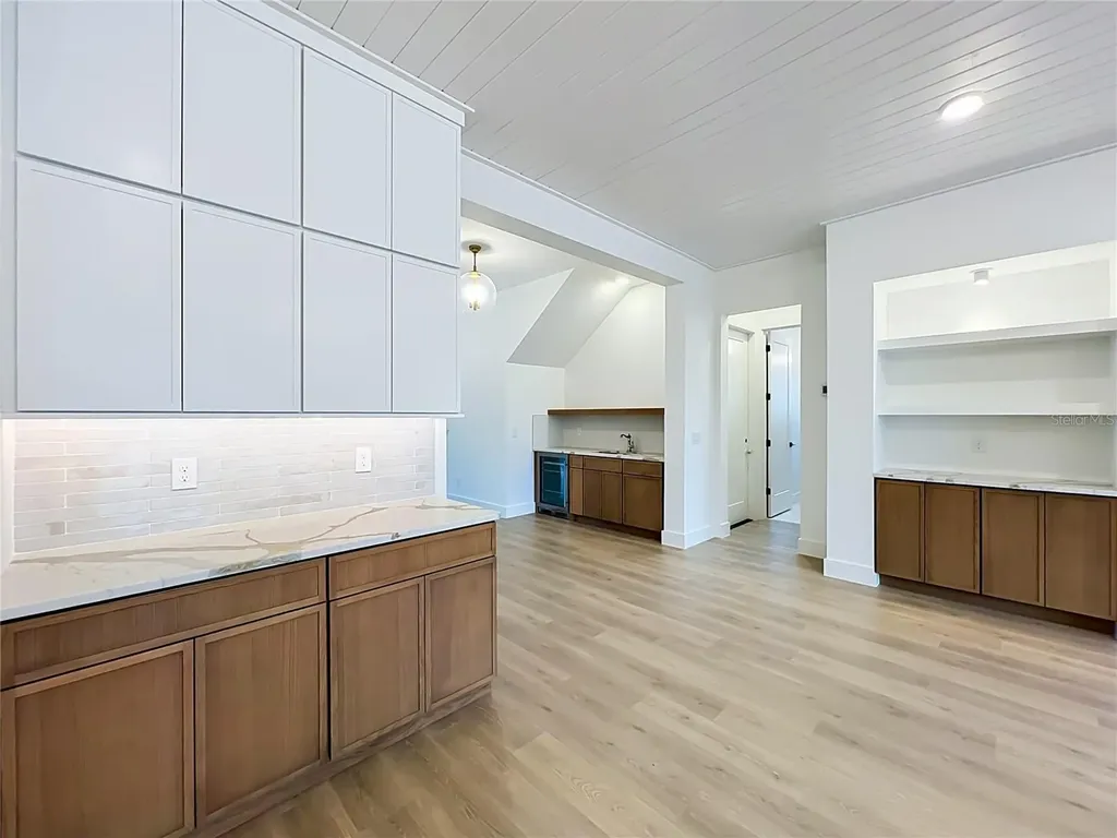 1205 Falcon Drive Orlando FL 32803
