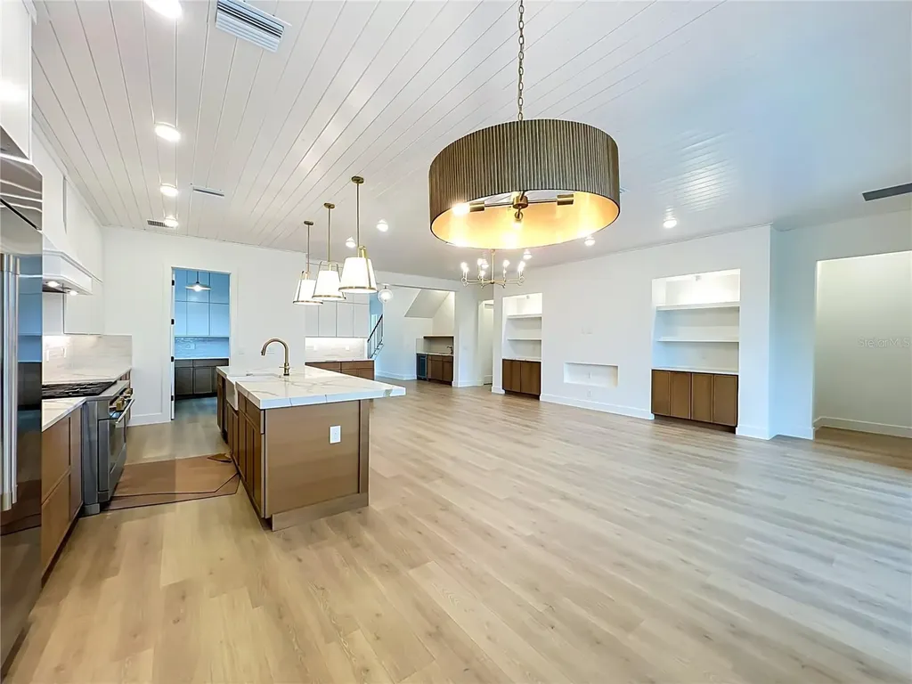 1205 Falcon Drive Orlando FL 32803